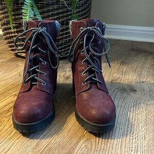 Women’s heeled ankle boot